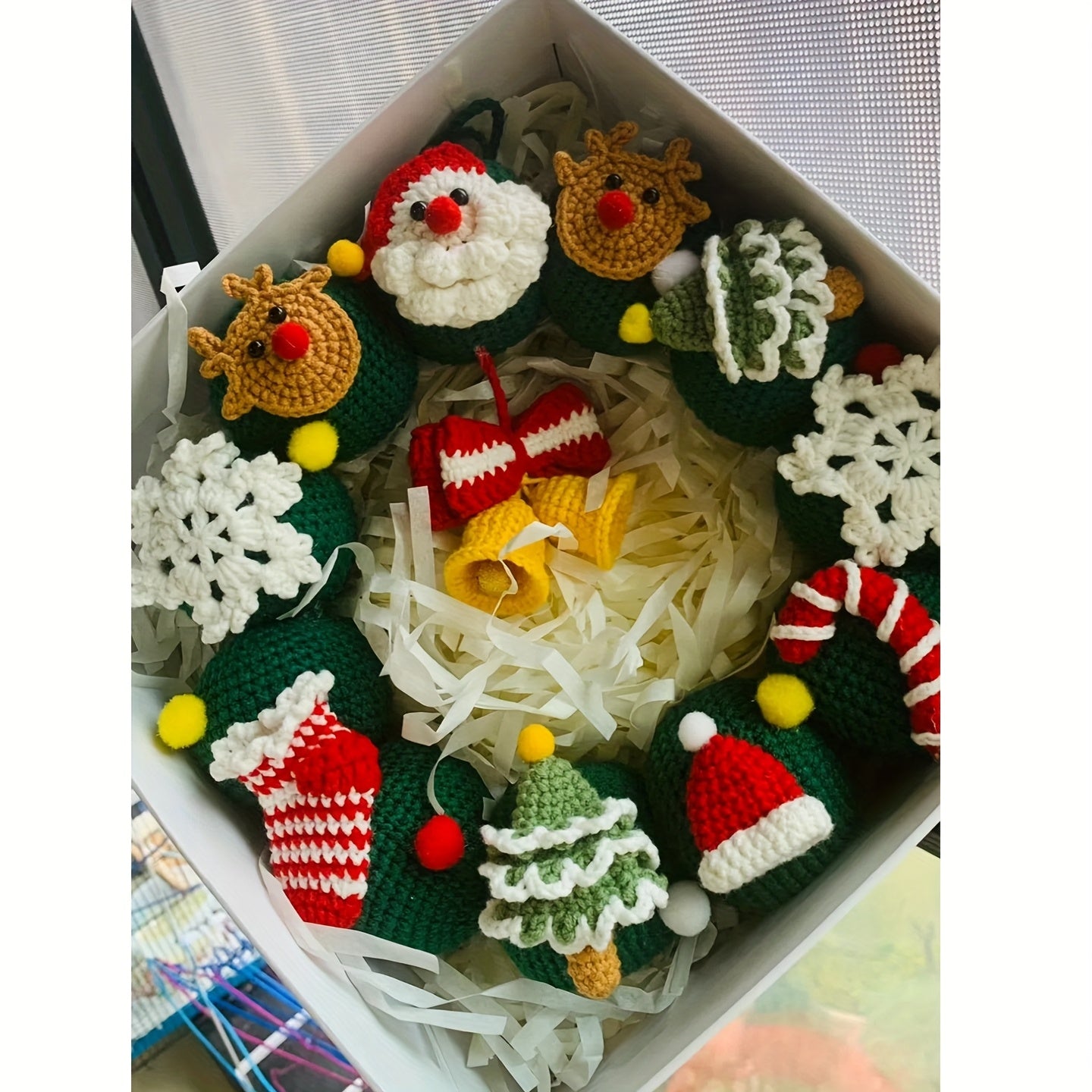 Artisan Christmas Wreath Crochet Kit With Detailed Guides