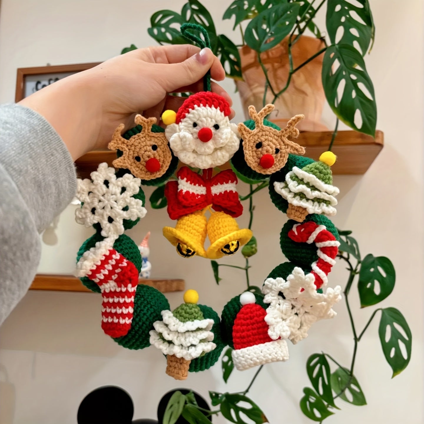 Artisan Christmas Wreath Crochet Kit With Detailed Guides