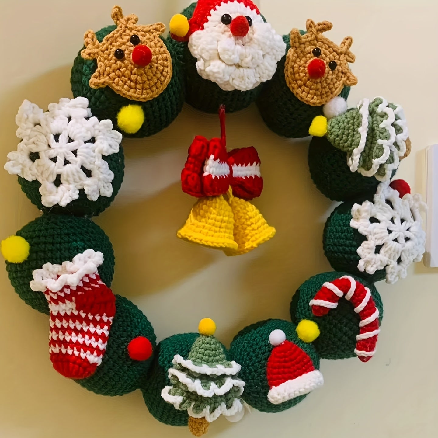 Artisan Christmas Wreath Crochet Kit With Detailed Guides