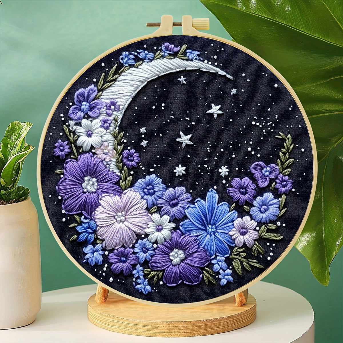1pc Embroidery Kit, 20x20cm/7.9x7.9 Inches Moonflower Pattern Handmade Embroidery Kit for Adults and Beginners, Includes Fabric, Manual, Frame & Needle, Office Handmade Artwork