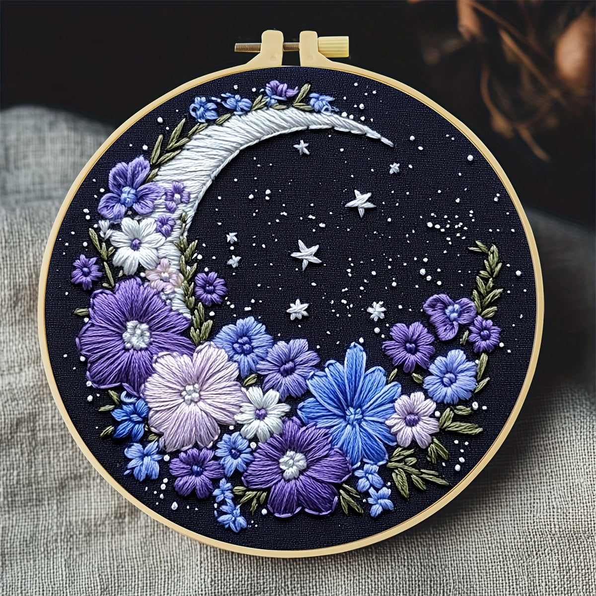 1pc Embroidery Kit, 20x20cm/7.9x7.9 Inches Moonflower Pattern Handmade Embroidery Kit for Adults and Beginners, Includes Fabric, Manual, Frame & Needle, Office Handmade Artwork