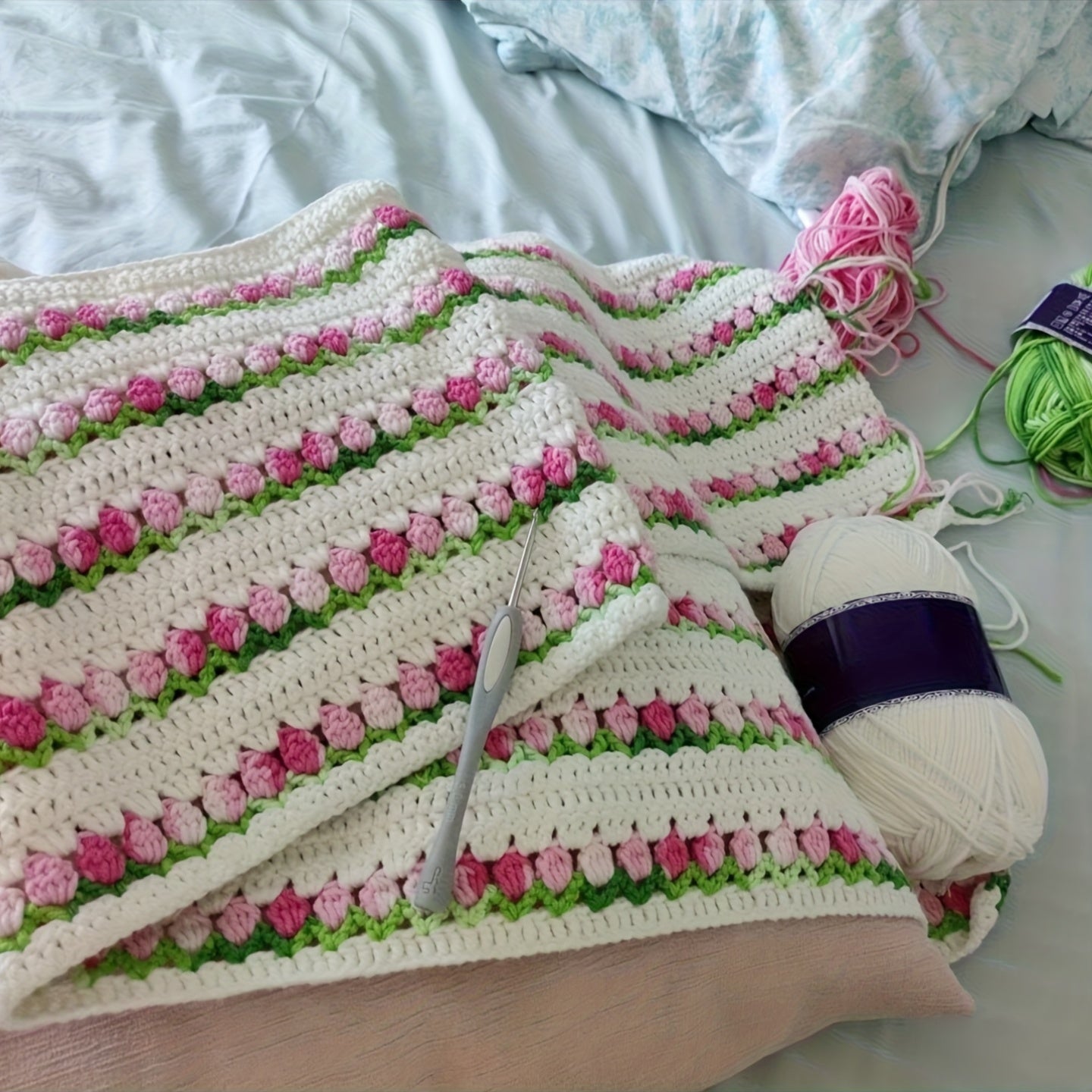 Tulip Blossom Crochet Blanket Kit | Gradient Acrylic Yarn, Double-Sided Use, Ideal for All Seasons, Includes All Materials & Video Guide, Perfect Cozy Winter Companion